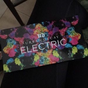 URBAN DECAY Electric 💞